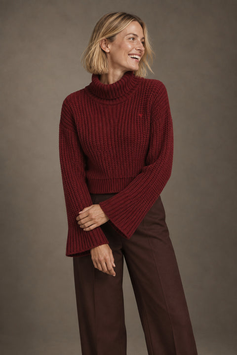 Jersey de cuello alto granate — lookbook