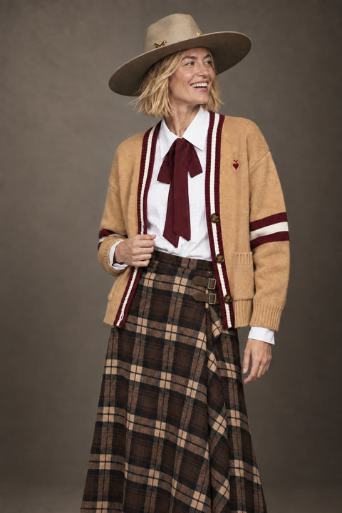 Cárdigan LOVE CREATE ENJOY camel — lookbook