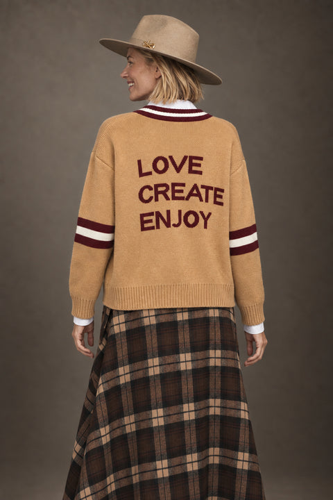 Cárdigan LOVE CREATE ENJOY camel — lookbook