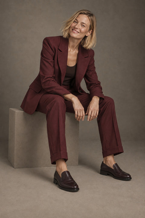 Blazer Clémence granate, lookbook sentado